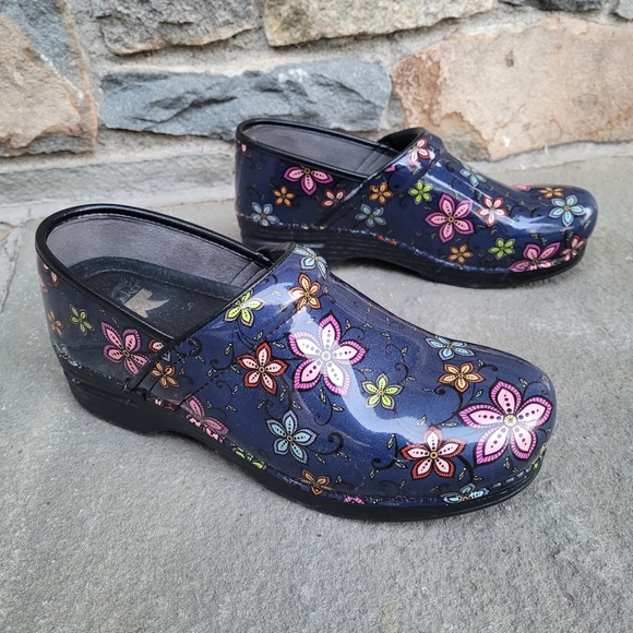 Dansko XP Floral Navy patent leather  clogs - Picture 3 of 13